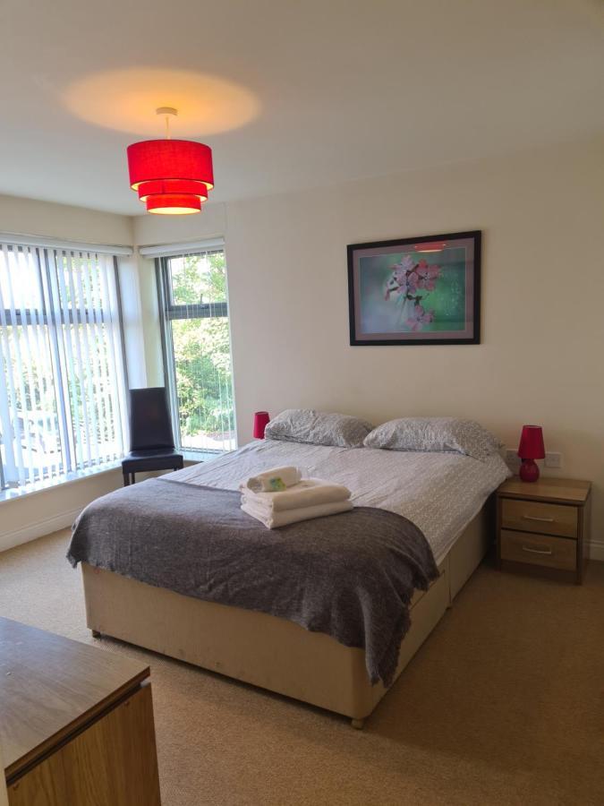 The Avenue Apartment เลมิงตันสปา ภายนอก รูปภาพ