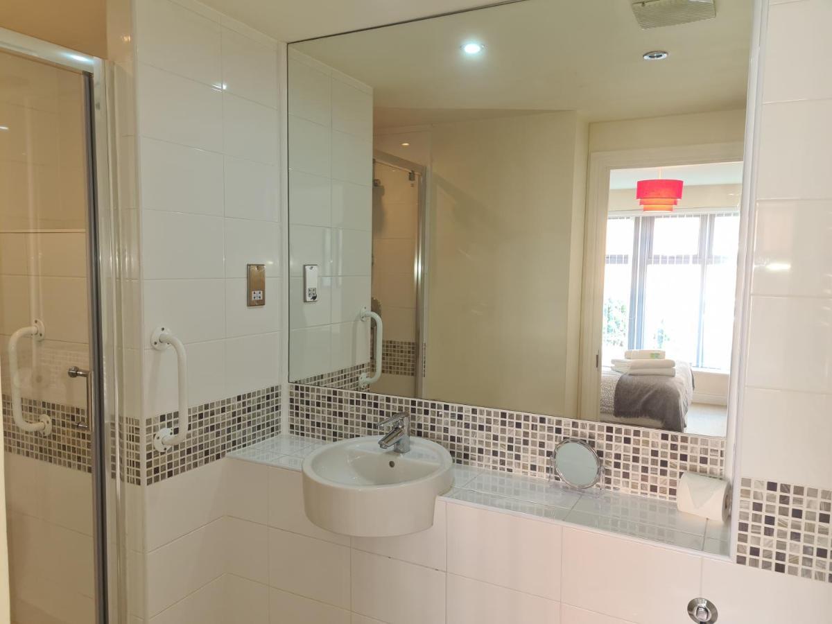 The Avenue Apartment เลมิงตันสปา ภายนอก รูปภาพ